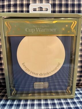 Retro-Inspired Cream Cup Warmer - Keeps Drinks Warm